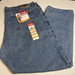 New Wrangler Relaxed Fit Mens Jeans Size 44 x 30 Blue Relaxed Seat & Thigh NWT